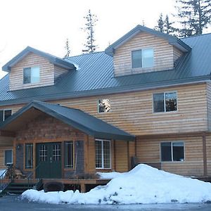 Twin Peaks Lodge And Rv Park